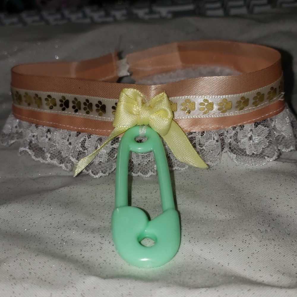 Pastel choker